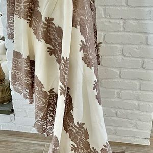 BEAUTIFUL NEW CREAM CASHMERE AND TAUPE LACE